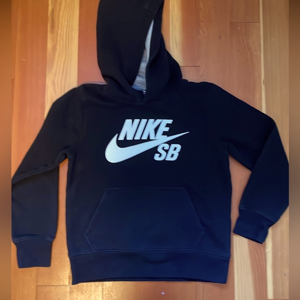Nike Kids SB (skateboarding) Hoodie Size Small
